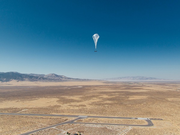 Loon successfully sends a single internet connection 1000km across seven balloons