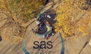 SAS outdoor-employee-group